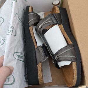 Brand New Naot sandals